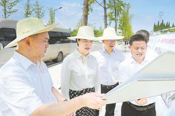 趙璟在商州調(diào)研時強(qiáng)調(diào) 認(rèn)真學(xué)習(xí)貫徹省委十四屆二次全會精神 以實(shí)干實(shí)績推動高質(zhì)量發(fā)展邁上新臺階