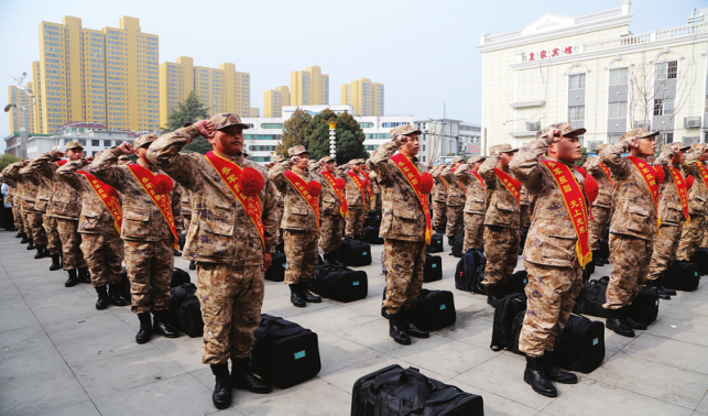 有志青年 參軍報(bào)國(guó)