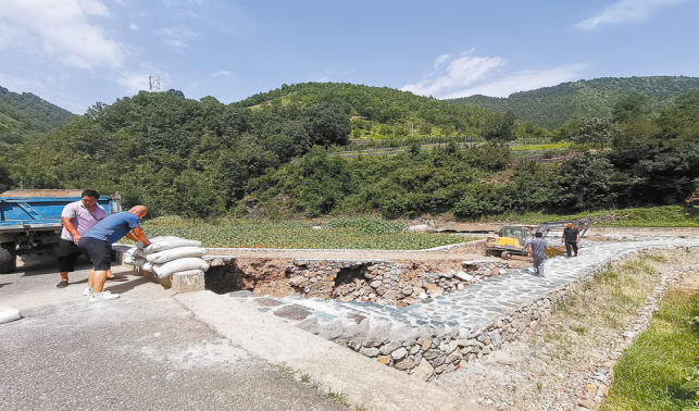 開展搶險救災 重建美好家園