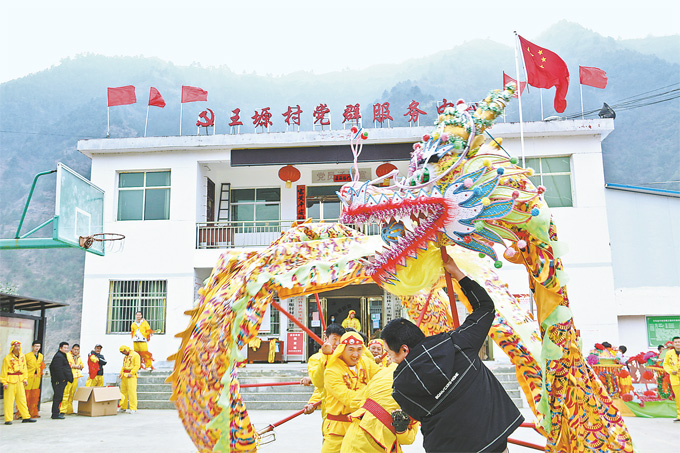 金龍鬧元宵 歡喜過(guò)大年